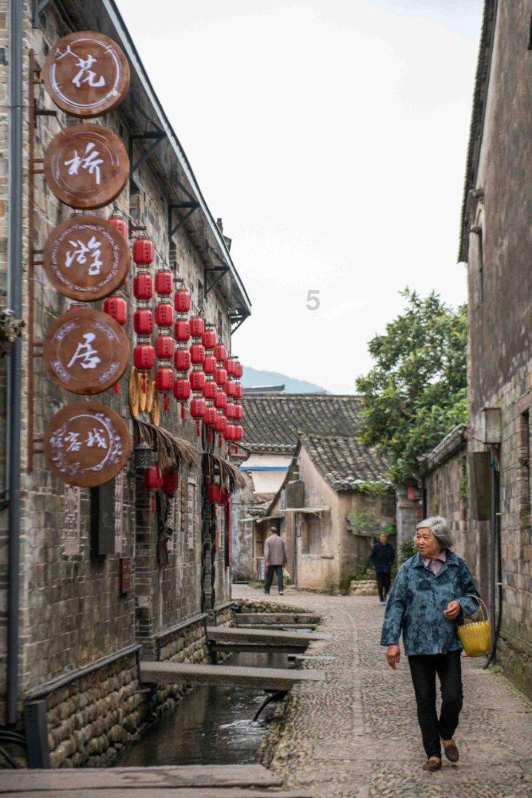 苏里南前总统鲍特瑟被通缉，贩毒杀人无恶不作，为何仍能掌权多年
